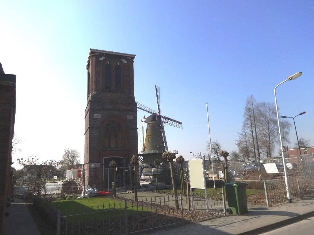 Alleen het onderstuk van de toren bleef behouden