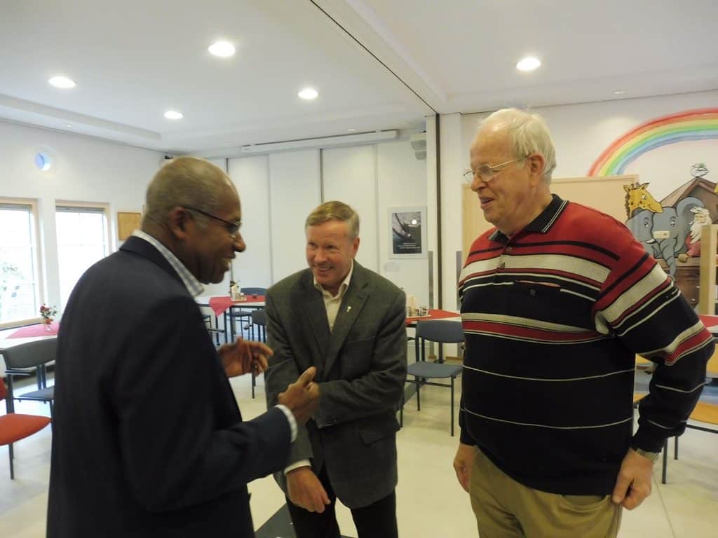 Siegfried Steglich, ds Pieter Overduin (PG Oosthoek) en Carel Bertram (ouderlign gemeente zevendedagsadventisten in West-Souburg en lid Vlissingse RvK)