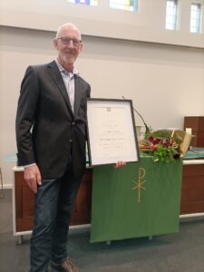 PG Oosthoek bedankt Gerrit Blaauwendraat met draaginsigne
