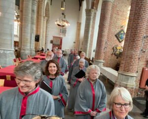 Evensingers vieren Beloken Pasen in de Vlissingse St Jacobskerk