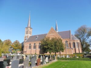 Damiaanparochie sluit twee kerken