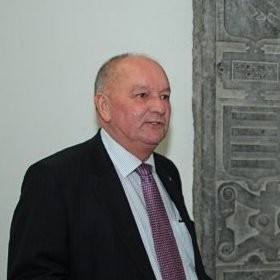 Leen Moerland, voorzitter VKB, overleden