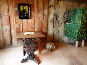 Kamer in de Wartburg in Eisenach waar Luther schuil werd gehouden voor zijn vervolgers.