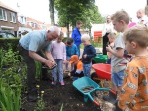 Dorpstuin van Geloof, Hoop en Liefde in Nieuwland feestelijk geopend