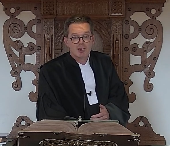 Ds Ja Van Den Berg Gezin Bewogen afscheid ds Van den Berg van Puttershoek - Geloven in de Delta
